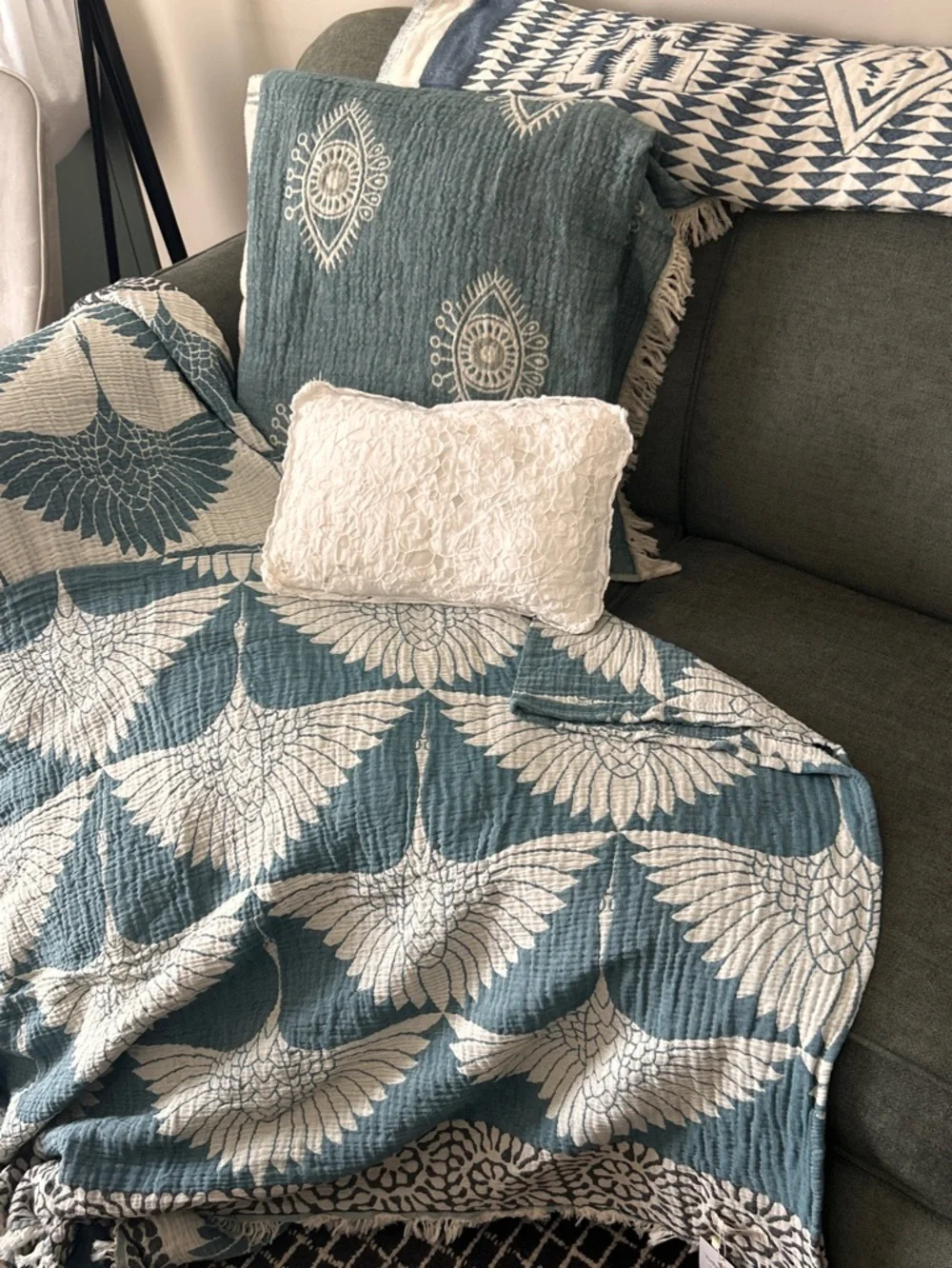 Modern Luxury Throw Feathers Flocked Woven Jacquard Cotton 55 x 77 Teal